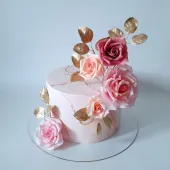 Торт с сахарными розами
