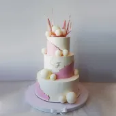 Свадебный торт с шоколадными шарами