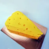 Торт в виде куска сыра